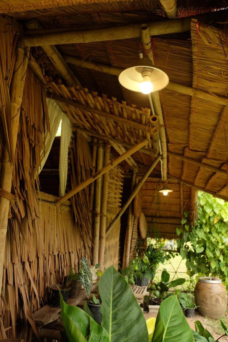 Hotel Royal Mountain Hut Ratchaburi Habitación foto